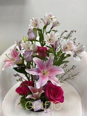 wise and bold flower arrangments