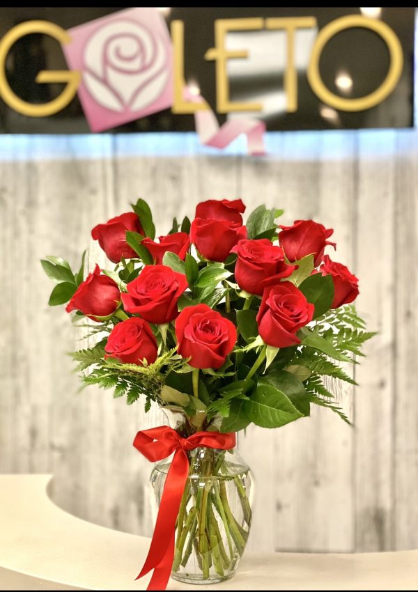 Dozen Rosses in vase