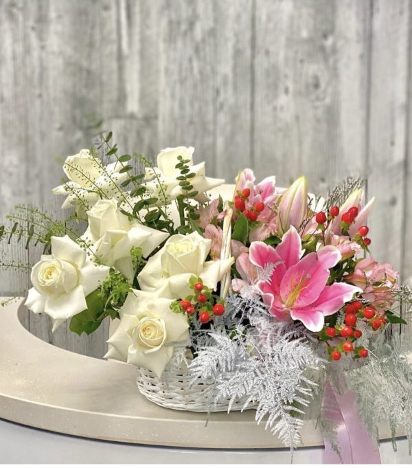 Romance Basket